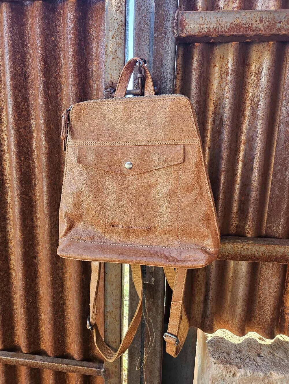 Spikes & Sparrow Dome Bag Cognac